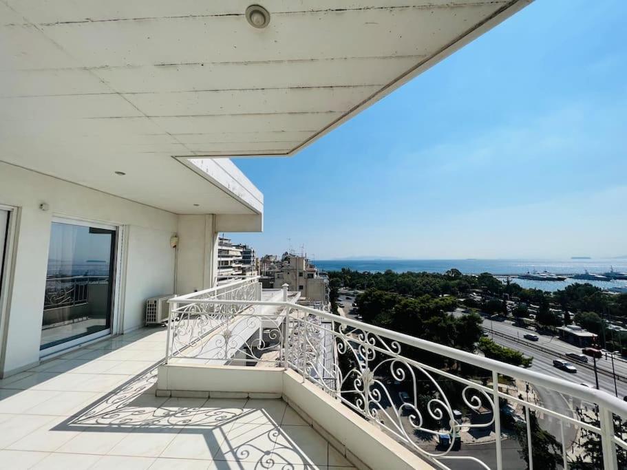 Rare Seaview Penthouse In Paleo Faliro Lägenhet Aten Exteriör bild